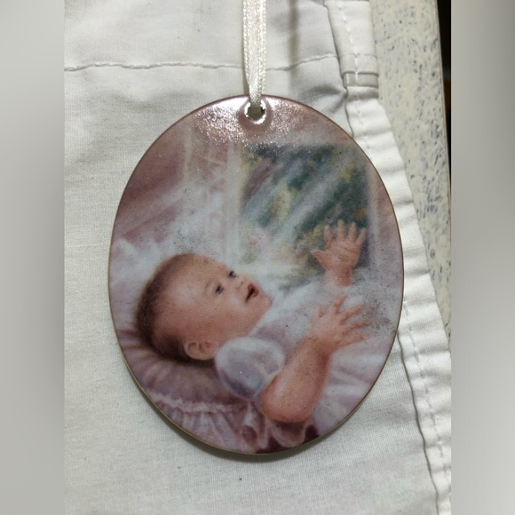 Baby’s 1st medallion - Picture 1 of 4